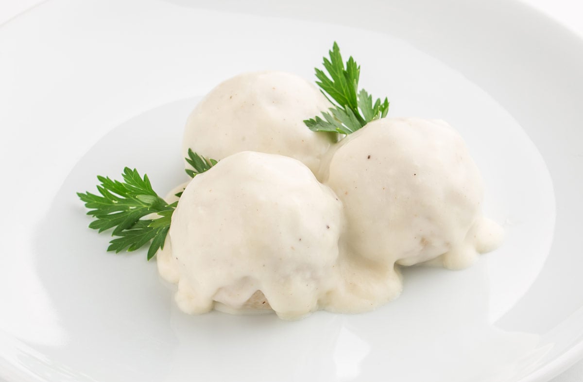 Fiskeboller in Cream Sauce